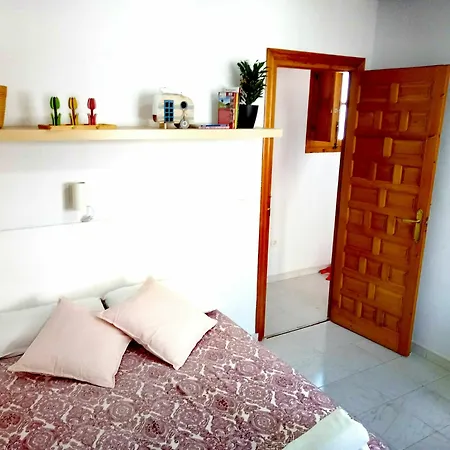 Guest house Conde Cecilio 2*